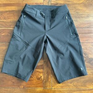 Men's Pearl Izumi Launch mountain biking shorts, size XS, no padded liner